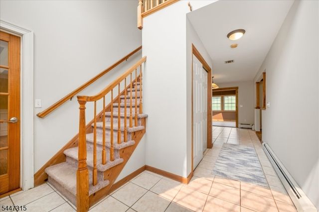 9 Carriage Ln, Hardyston Twp., NJ 07419