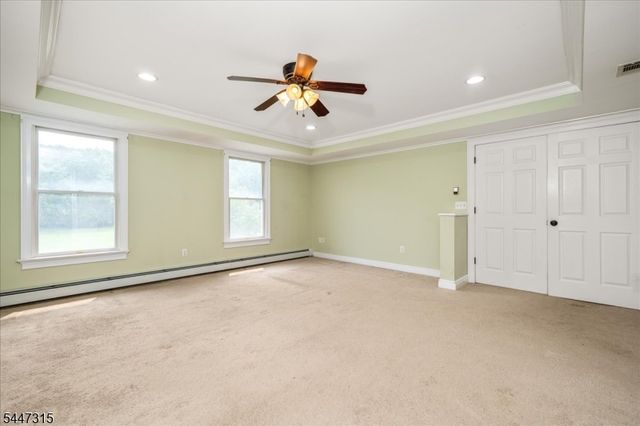 9 Carriage Ln, Hardyston Twp., NJ 07419