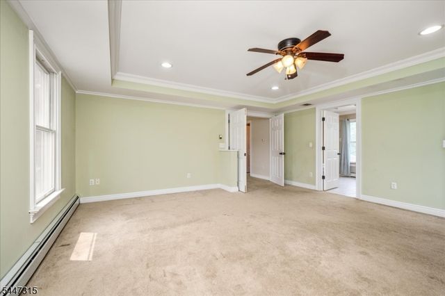 9 Carriage Ln, Hardyston Twp., NJ 07419