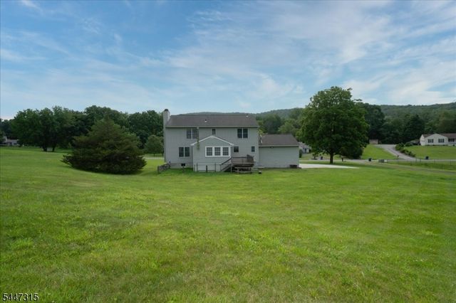 9 Carriage Ln, Hardyston Twp., NJ 07419