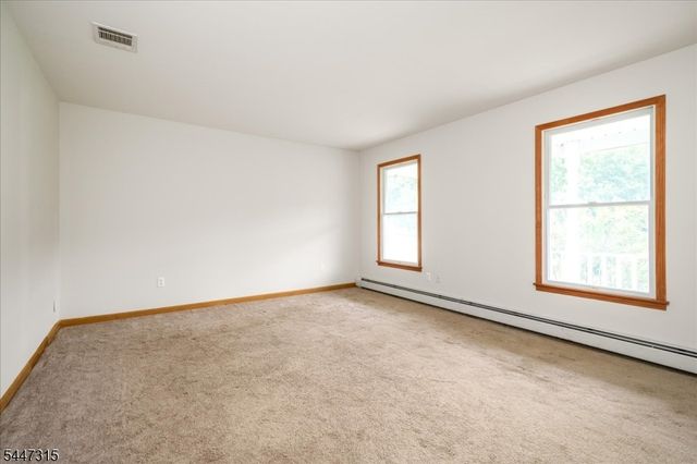 9 Carriage Ln, Hardyston Twp., NJ 07419
