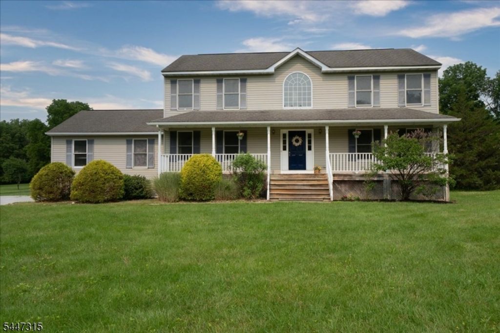 9 Carriage Ln, Hardyston Twp., NJ 07419