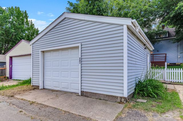 721 Simon Avenue, Saint Paul, MN 55117