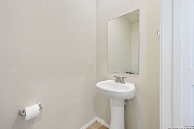 10627 Brady Creek Camp, San Antonio, TX 78252