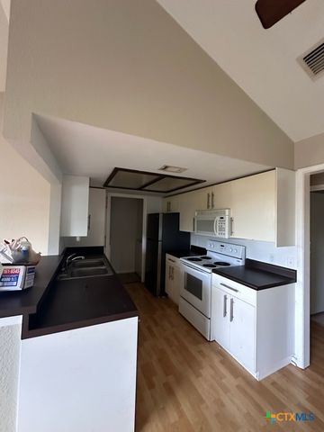 1013 Chestnut Street C6, San Marcos, TX 78666