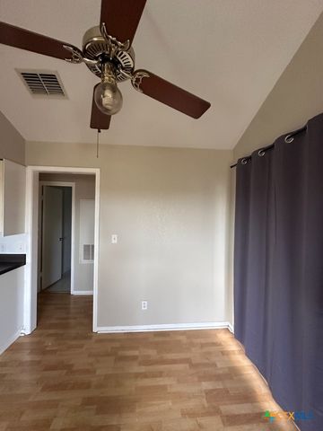 1013 Chestnut Street C6, San Marcos, TX 78666