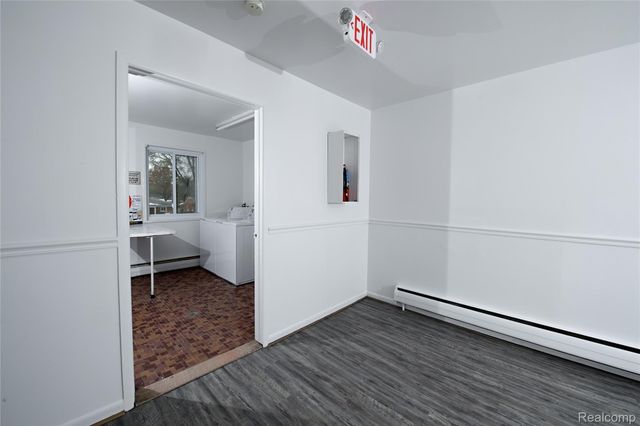 12800 W 9 MILE Road, Oak Park, MI 48237