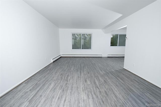 12800 W 9 MILE Road, Oak Park, MI 48237