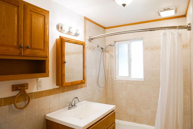 2104 W Magnolia Avenue, Caruthers, CA 93609