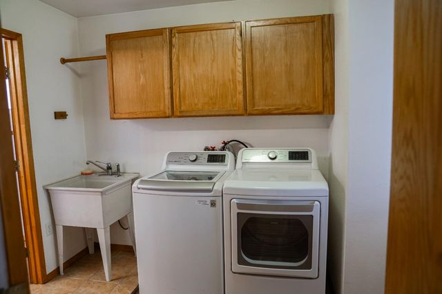 2104 W Magnolia Avenue, Caruthers, CA 93609