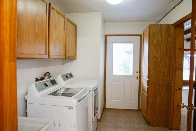 2104 W Magnolia Avenue, Caruthers, CA 93609