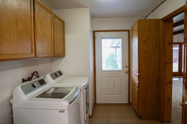 2104 W Magnolia Avenue, Caruthers, CA 93609