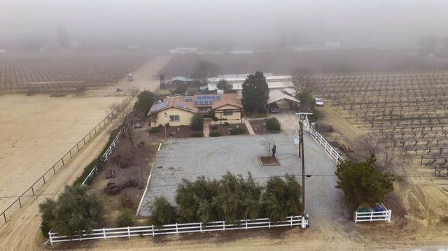 2104 W Magnolia Avenue, Caruthers, CA 93609