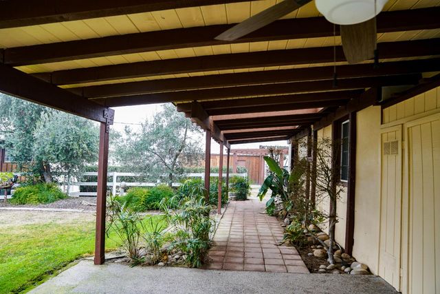 2104 W Magnolia Avenue, Caruthers, CA 93609