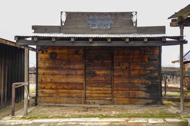 2104 W Magnolia Avenue, Caruthers, CA 93609