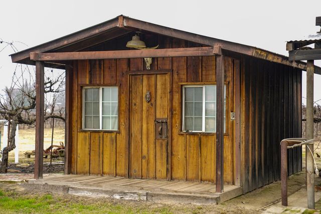 2104 W Magnolia Avenue, Caruthers, CA 93609