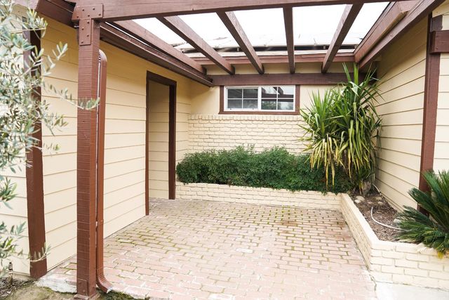 2104 W Magnolia Avenue, Caruthers, CA 93609