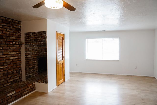 2104 W Magnolia Avenue, Caruthers, CA 93609