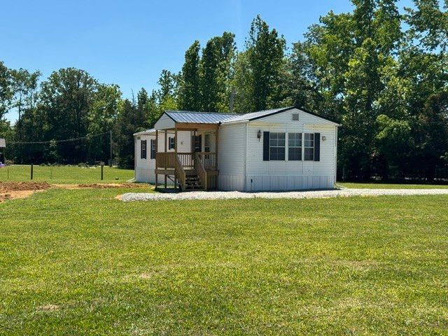 479 Horseshoe Bend Rd, Linden, TN 37096