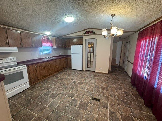 479 Horseshoe Bend Rd, Linden, TN 37096