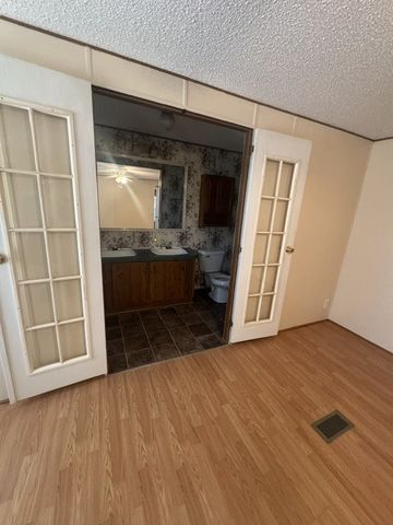 479 Horseshoe Bend Rd, Linden, TN 37096