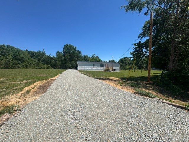 479 Horseshoe Bend Rd, Linden, TN 37096