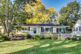 924 Lyford Lane, Wheaton, IL 60189