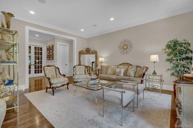 36 Old Field Road, Setauket, NY 11733