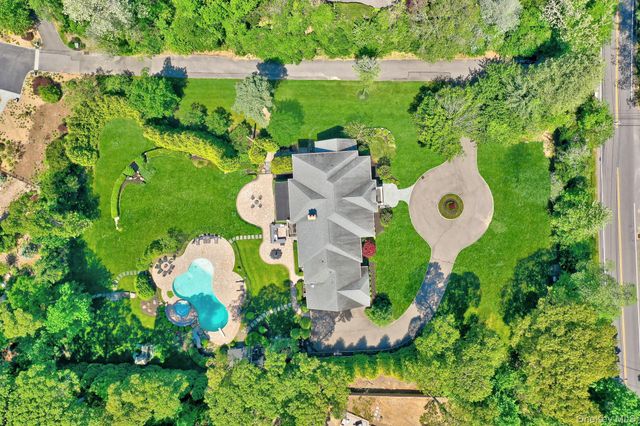 36 Old Field Road, Setauket, NY 11733