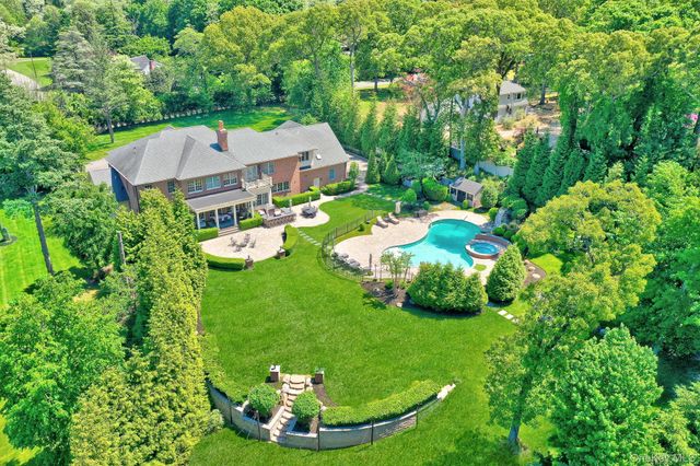 36 Old Field Road, Setauket, NY 11733