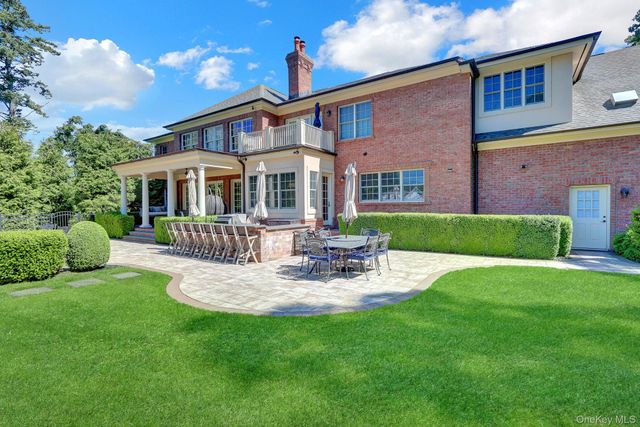 36 Old Field Road, Setauket, NY 11733