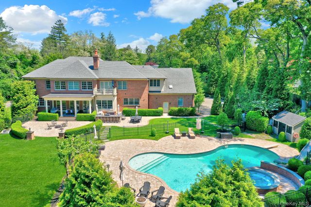 36 Old Field Road, Setauket, NY 11733