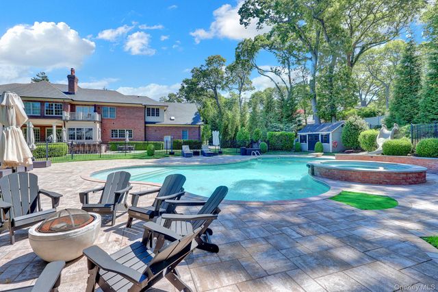 36 Old Field Road, Setauket, NY 11733
