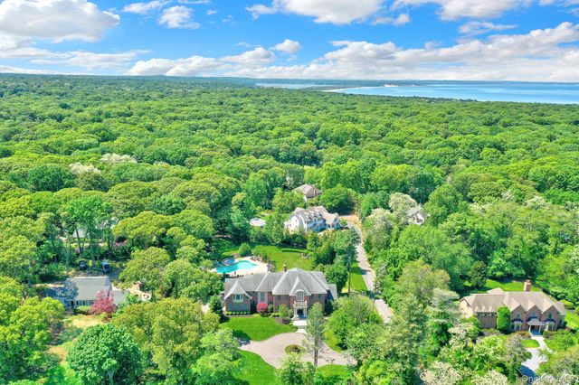 36 Old Field Road, Setauket, NY 11733