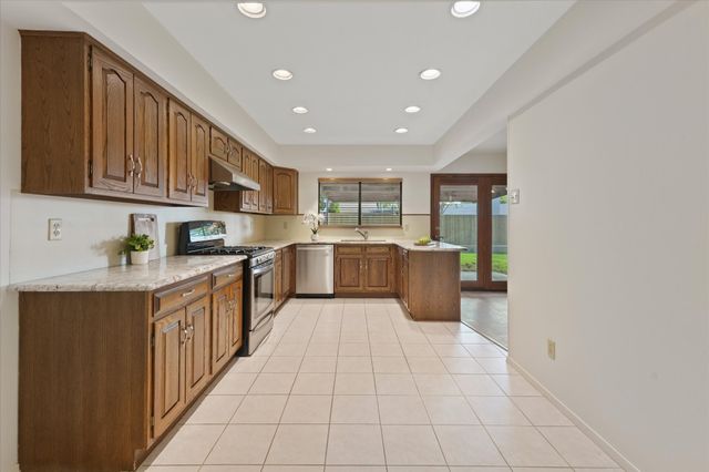 6622 Hunters Ridge Drive, Dallas, TX 75248