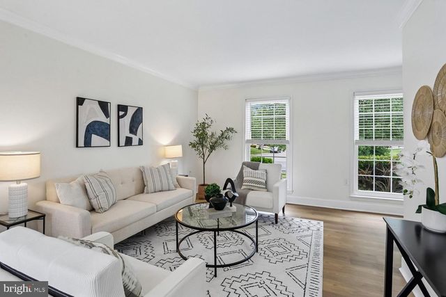 20893 FOWLERS MILL CIR, Ashburn, VA 20147