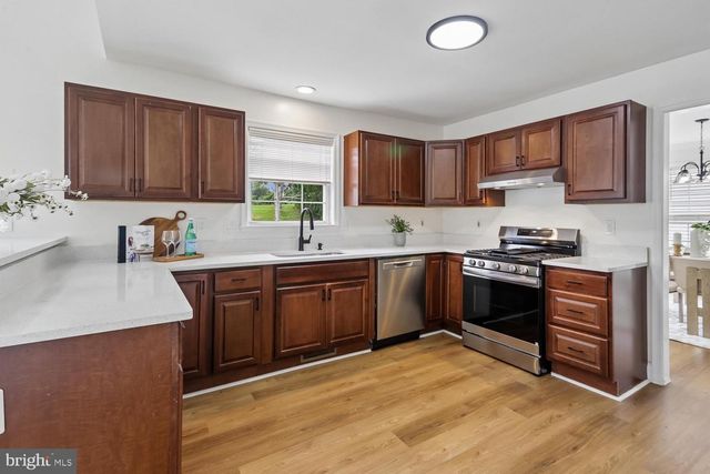 20893 FOWLERS MILL CIR, Ashburn, VA 20147