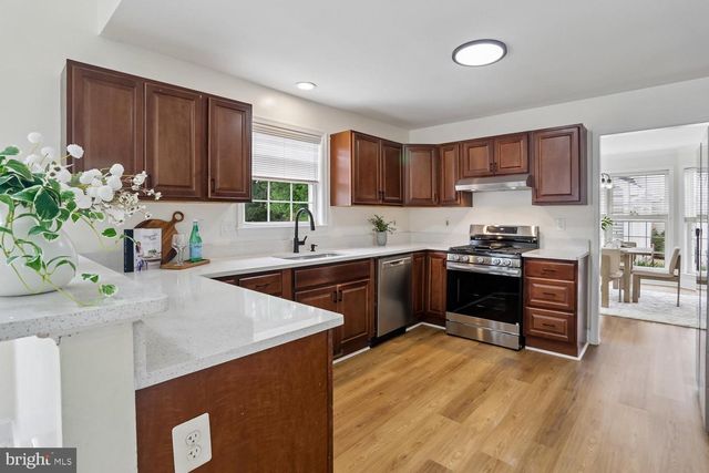 20893 FOWLERS MILL CIR, Ashburn, VA 20147