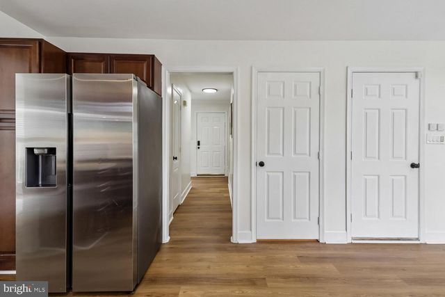 20893 FOWLERS MILL CIR, Ashburn, VA 20147