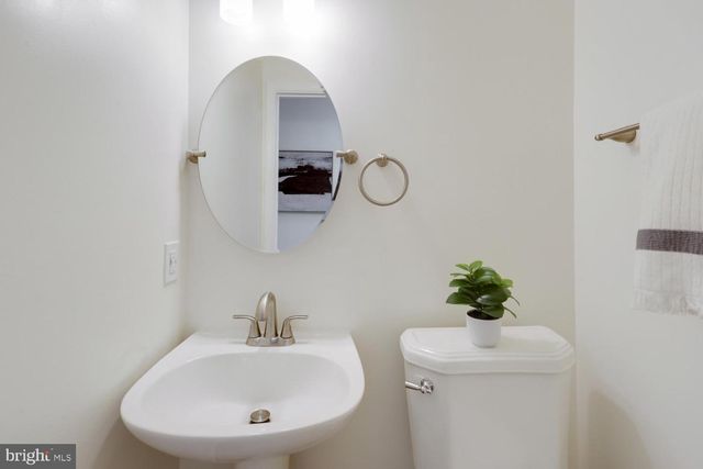 20893 FOWLERS MILL CIR, Ashburn, VA 20147