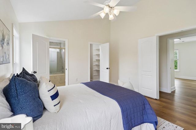 20893 FOWLERS MILL CIR, Ashburn, VA 20147