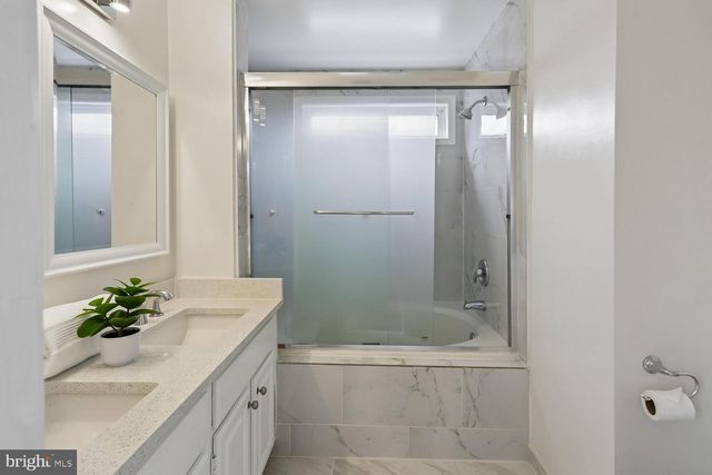 20893 FOWLERS MILL CIR, Ashburn, VA 20147