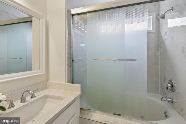 20893 FOWLERS MILL CIR, Ashburn, VA 20147