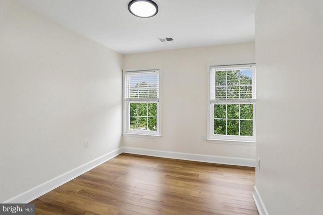 20893 FOWLERS MILL CIR, Ashburn, VA 20147