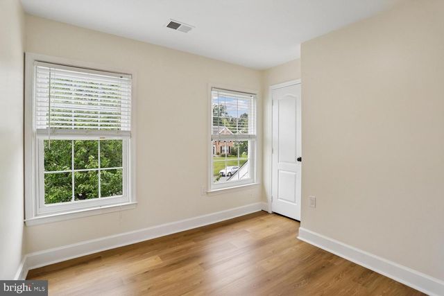 20893 FOWLERS MILL CIR, Ashburn, VA 20147