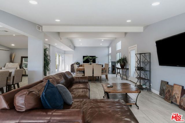 11332 Loch Lomond Road, Los Alamitos, CA 90720