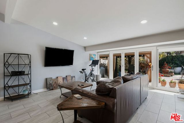 11332 Loch Lomond Road, Los Alamitos, CA 90720