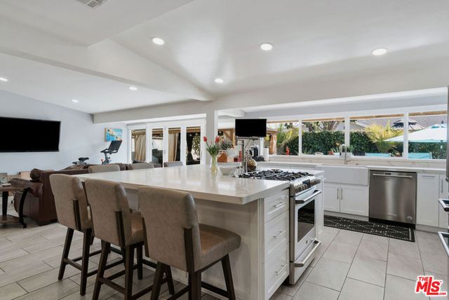 11332 Loch Lomond Road, Los Alamitos, CA 90720