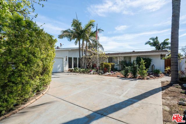 11332 Loch Lomond Road, Los Alamitos, CA 90720