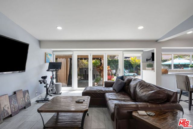 11332 Loch Lomond Road, Los Alamitos, CA 90720